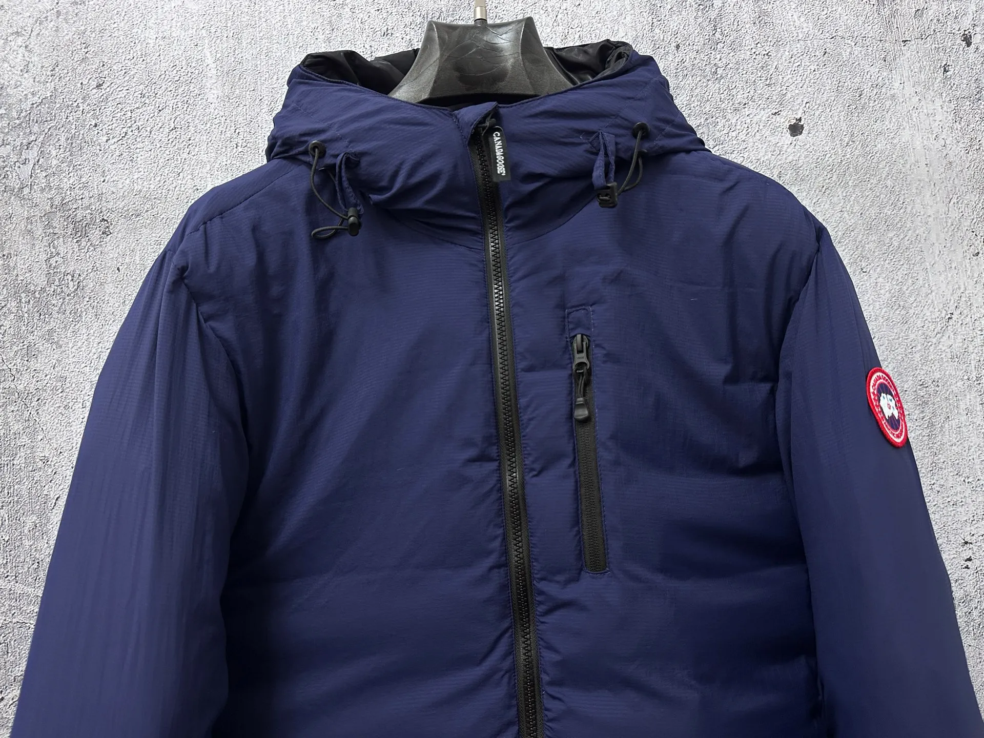 P840 [Canada Goose] Big Goose 5078 down jacket is different from the junk products in the market🗯️The same picture but different price means different versions ✅Don’t be fooled by the same copywriters and pirated picture gangs who mix and distribute high-luxury pictures at low prices. Once you receive it and compare the quality, you will know where the difference is. Don’t lie. Look for the terminal. I don’t guarantee that my products are the cheapest, but I definitely guarantee that they are worth every penny of your hard-earned money! Canada Goose down jacket top version, warm and cold-resistant, nice upper body effect, super lightweight, size: XS-XL